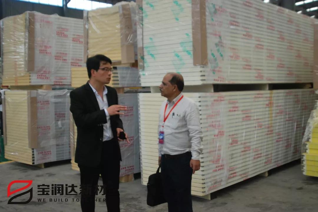 孟加拉客户洽谈聚氨酯夹芯板合作