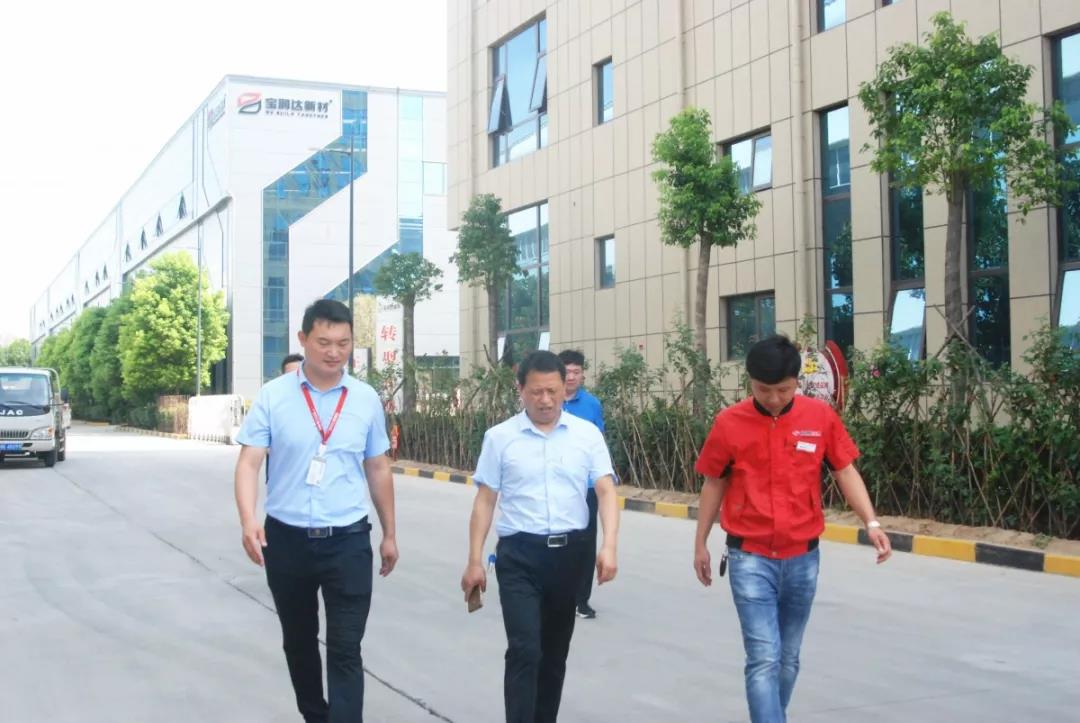 情系一线，市产业集聚区领导一行慰问德晋贵宾厅生产员工